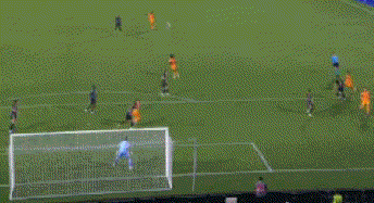 src, 中路迎球推