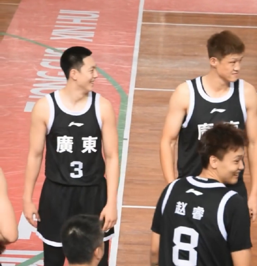 周鹏, 篮借助 周鹏, 篮借助